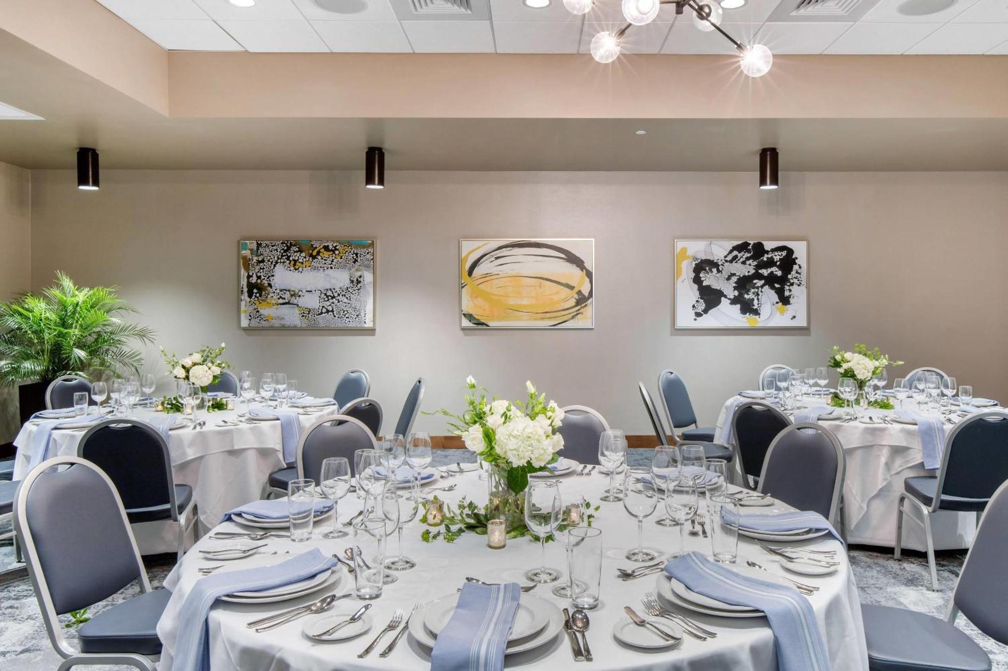 Cambria Downtown Hotel 4*