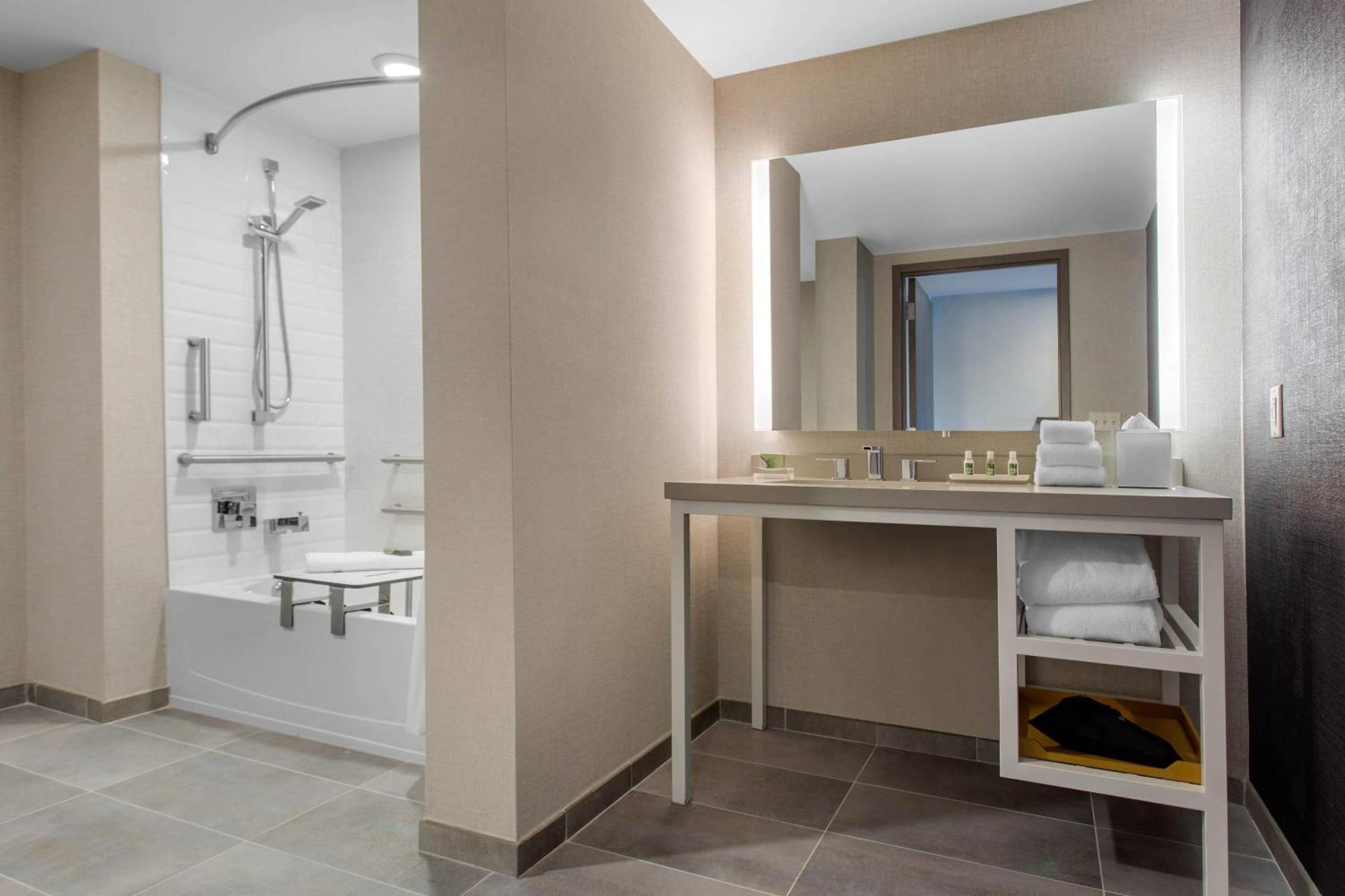 Cambria Downtown Hotel