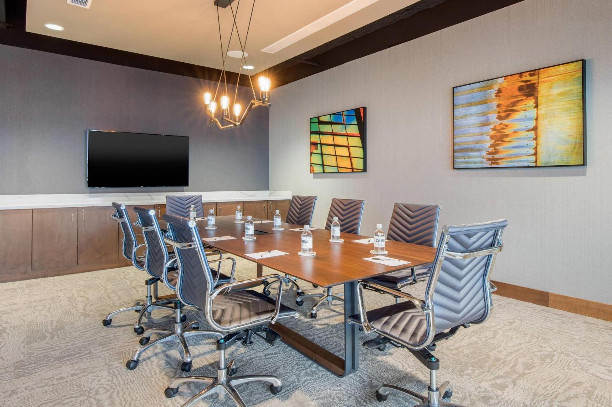Cambria Downtown Hotel 4*