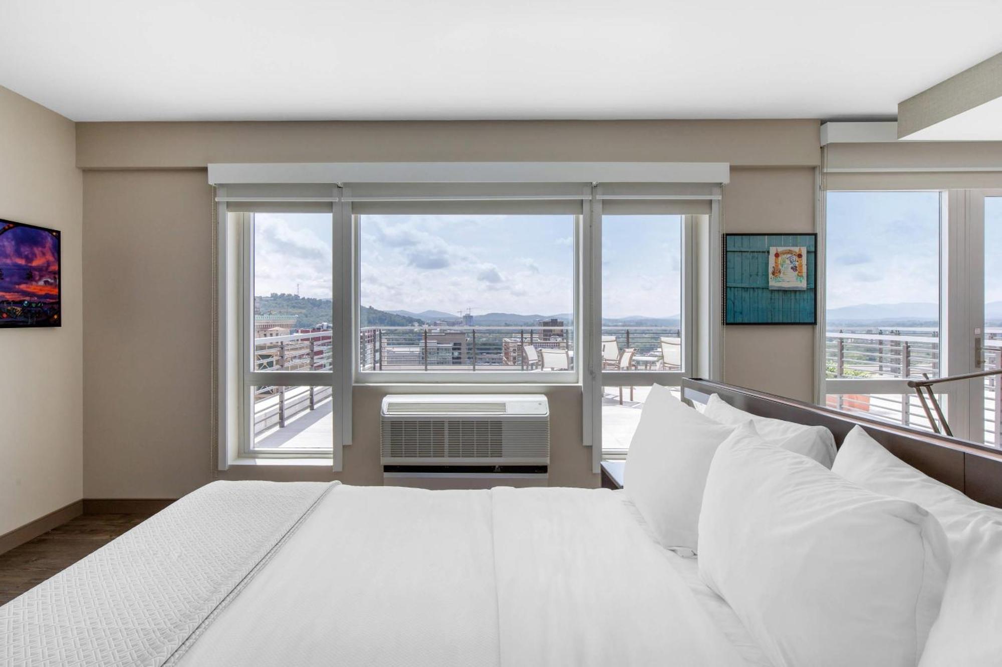 Hotel Cambria Downtown 4*